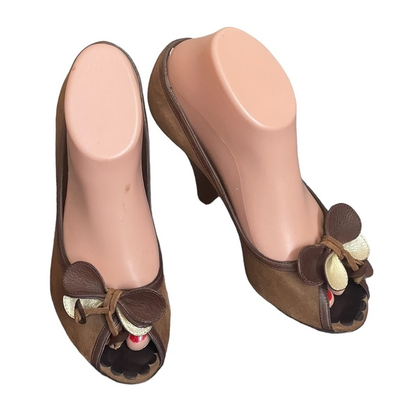 Vintage Moschino Cheap andChic Suede Bow Pumps size 37(7)